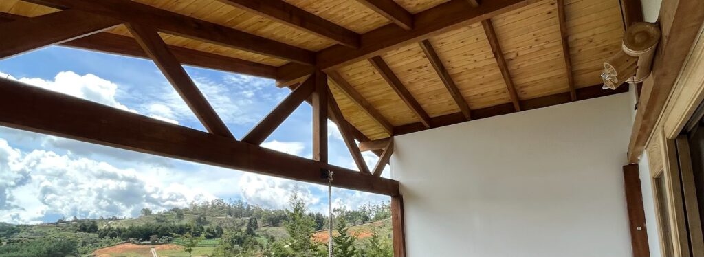 Acabados en madera entregada en San Vicente Ferrer, Antioquia – Proyecto San Vicente foto 4