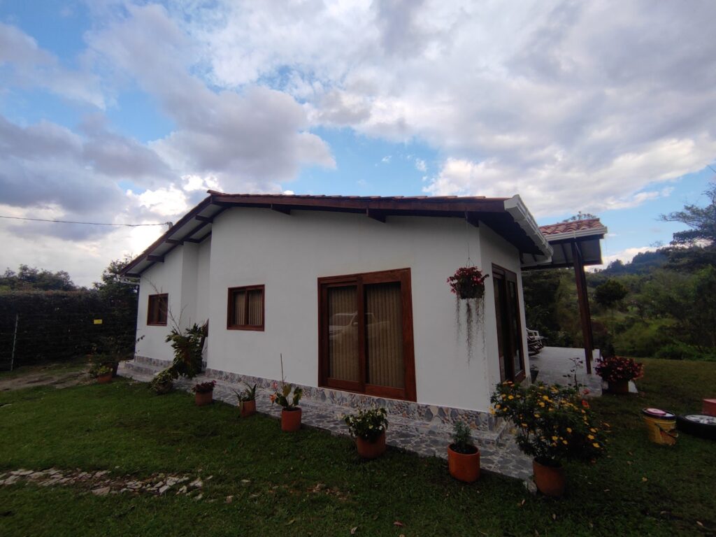 Casa prefabricada campestre entregada en Alto de Las Palmas, Antioquia – Proyecto Palmas foto 6