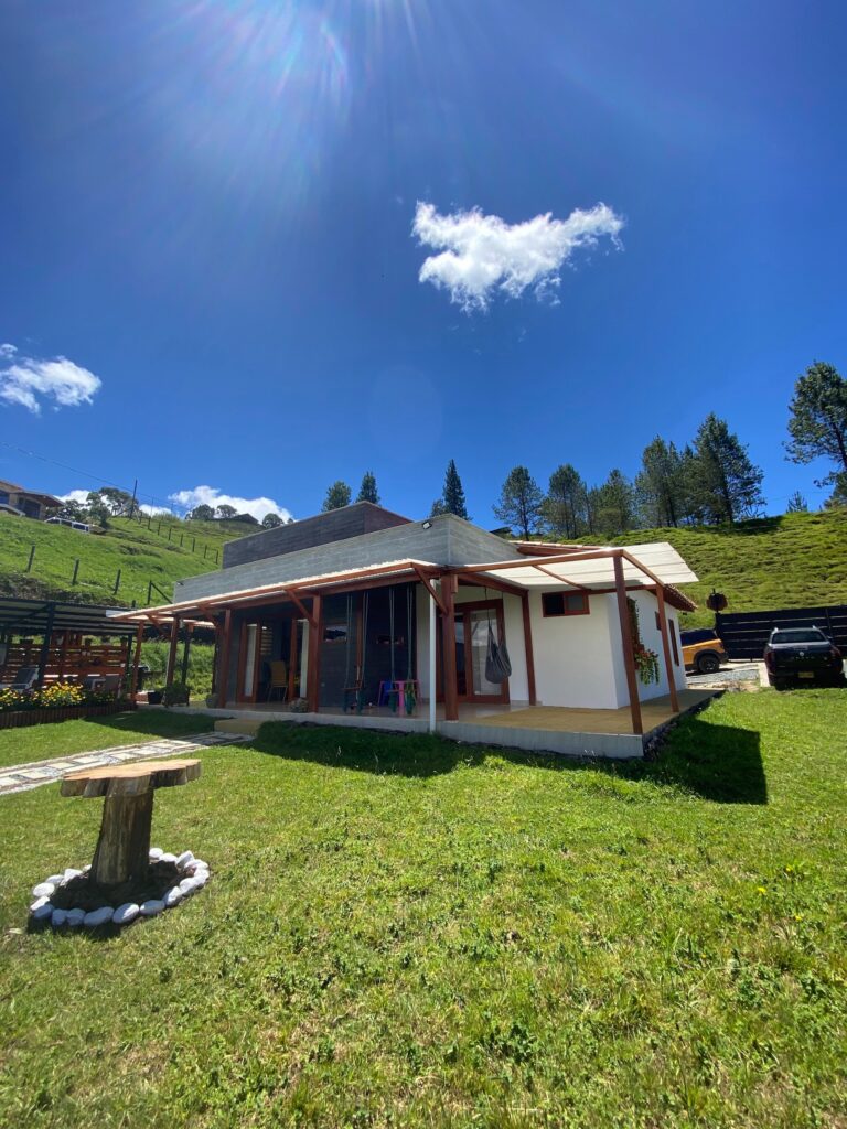 Casa prefabricada campestre entregada en San Pedro de los Milagros, Antioquia – Proyecto San Pedro foto 4