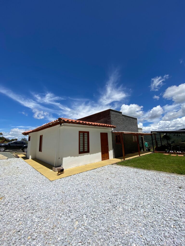 Casa prefabricada campestre entregada en San Pedro de los Milagros, Antioquia – Proyecto San Pedro foto 5